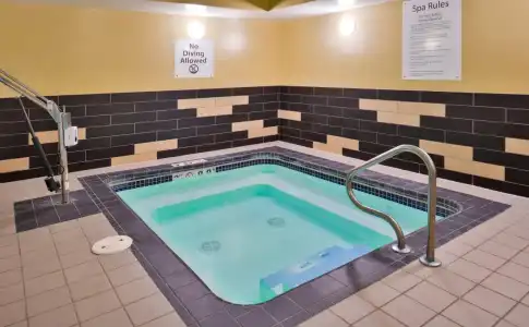 Holiday Inn Express & Suites Topeka West I-70 Wanamaker by IHG - 7