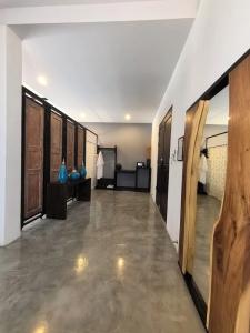 Sannot Riverside Boutique - 108
