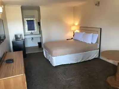 Gordon Highway Inn - 1