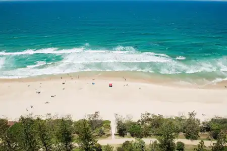 Burleigh Esplanade Beachfront Apartments - 21