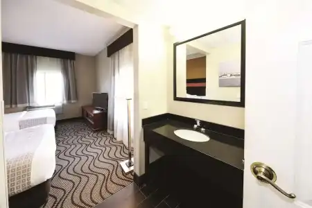 La Quinta Inn by Wyndham Sandusky near Cedar Point - 56