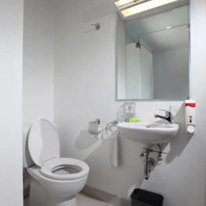 Whiz Cikini Jakarta - 32