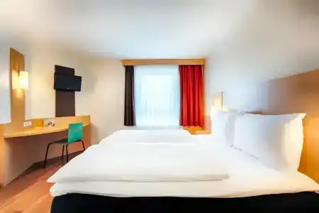 B&B Düsseldorf-Hbf - 56