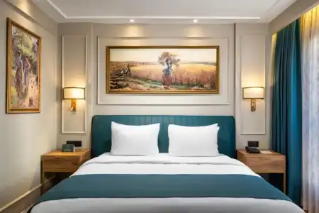 Royan Suites - 31