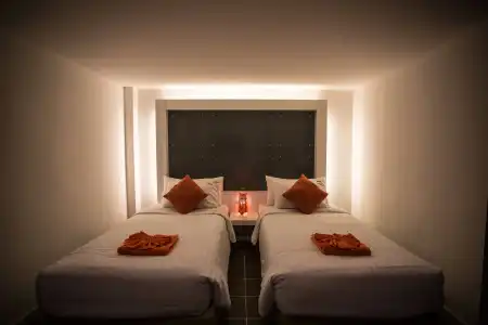 The Original Orange Rooms - 3
