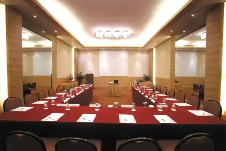 The Retreat & Convention Centre - 45