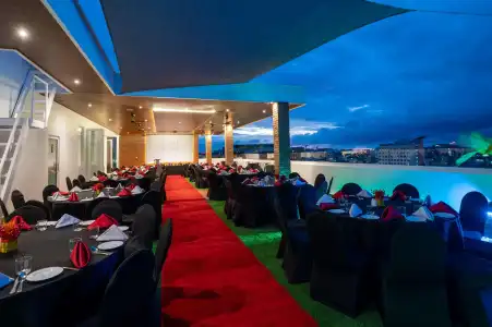 Howard Johnson by Wyndham Kota Kinabalu City Centre - 7