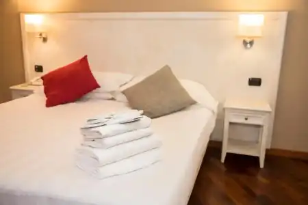 Inn Rome Rooms & Suites - 16