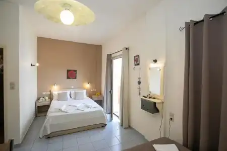 Rania Studios - 60