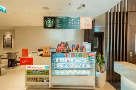 Hampton by Hilton Dubai Airport - 12