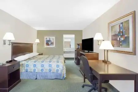 Super 8 by Wyndham Corpus Christi - 10