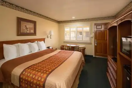 Geary Parkway Motel At Mine Hospitality - 5