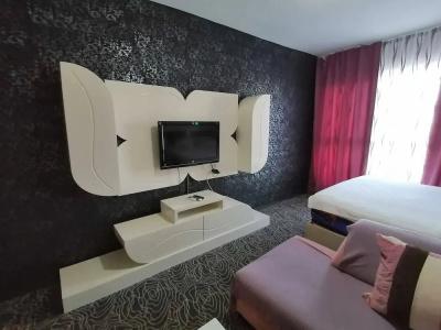 Rainbow Suite - 36
