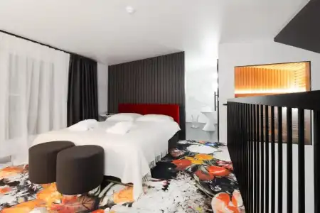 Amsterdam Plaza - 91