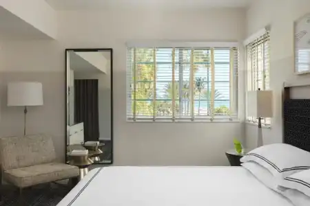 Kimpton Surfcomber by IHG - 53