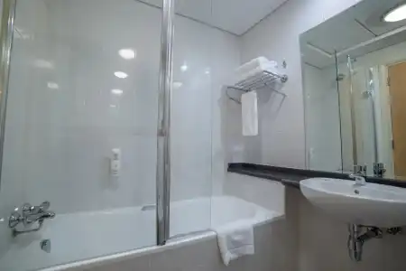 Premier Inn Dubai Investments Park - 8