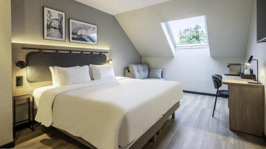 Campanile NATURE - Aix Les Bains - 63