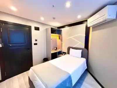 White Corner - 50