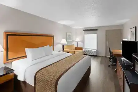 Baymont by Wyndham Knoxville I-75 - 27