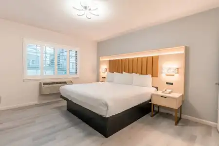 Inn on Broadway - 17
