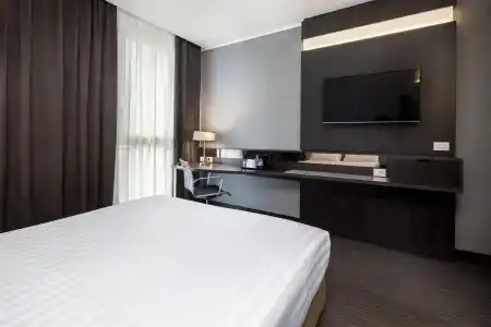 Best Western Premier CHC Airport - 57