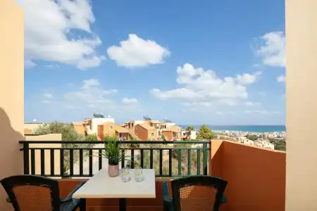 Dia Apts - 30