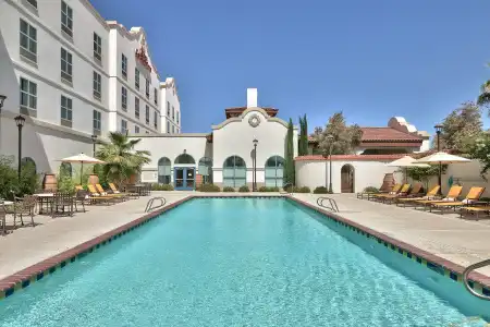 Hilton Garden Inn Las Cruces - 14
