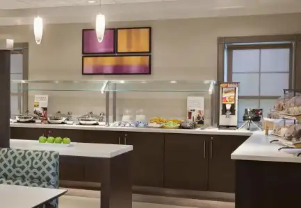 Cambridge Suites Mississauga - 9