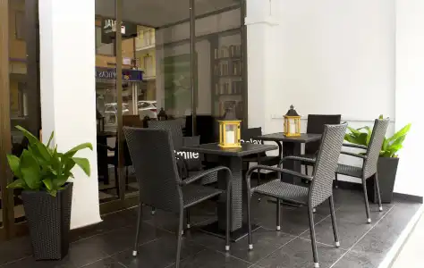 The Hostal Tierramar - 9