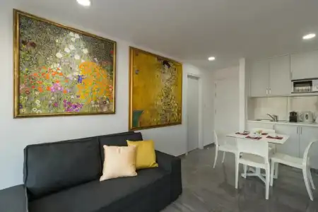 Art & Wine Boutique - 47