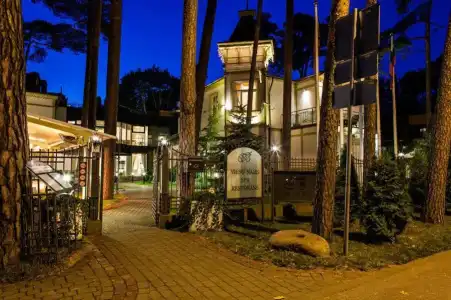 TB Palace & Spa - 36