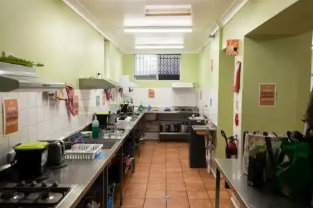 YHA Newcastle Beach - 11