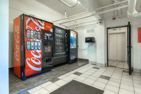 Motel 6 San Diego, CA - Circle - Mission Valley - 11