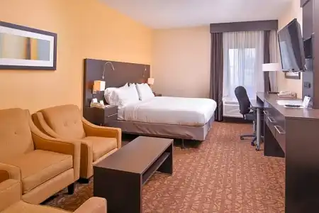 Holiday Inn Express & Suites Topeka West I-70 Wanamaker by IHG - 72