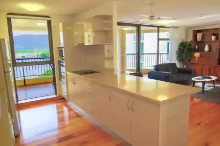 Cairns Aquarius - 41