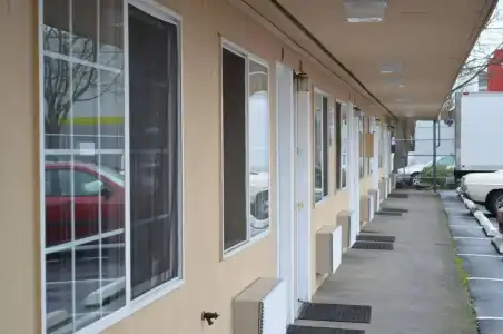 Columbus Motor Inn - 12
