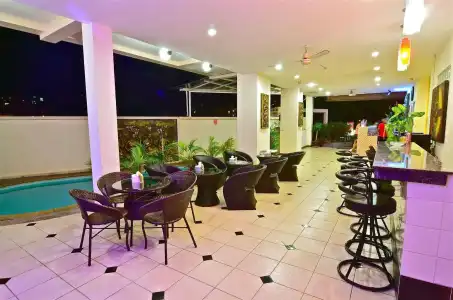 Square One Patong - 16