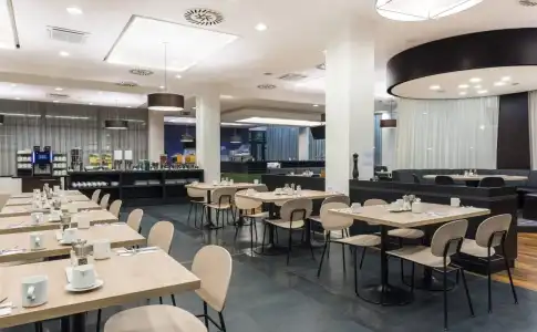 Courtyard by Marriott Prague Airport - 27