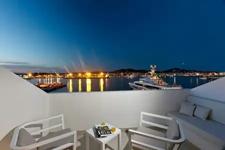 Ryans La Marina - 70