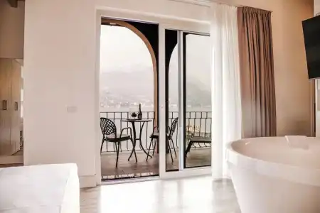 Bella & Restaurant - 55