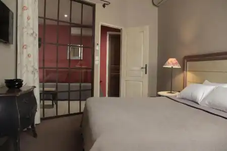 Hôtel de l'Amphithéâtre - 90