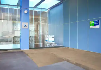 Holiday Inn Express Jakarta International Expo, An Ihg - 12