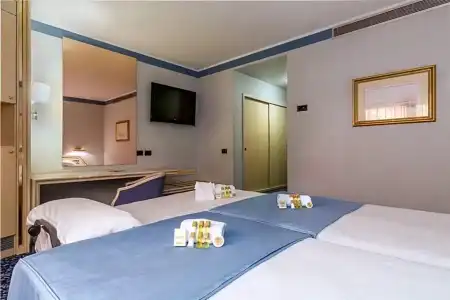 EXE Boston - 51