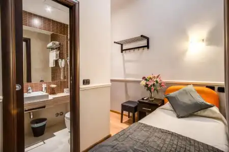 Everest Inn Rome - 36