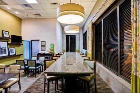 Hampton Inn Norfolk-Naval Base - 28