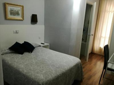 Hostal Lesseps - 1