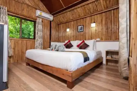 Majestic Sea View Resort - 8