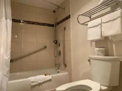 Best Western Plus Burnaby - 56