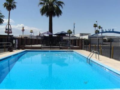 Desert Hills Motel - 13