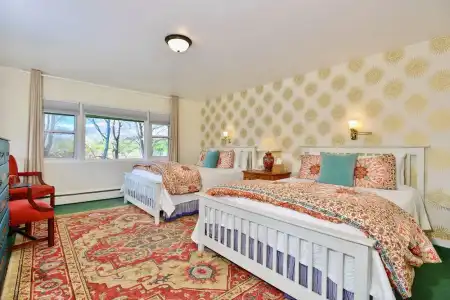 Wilburton Inn - 225